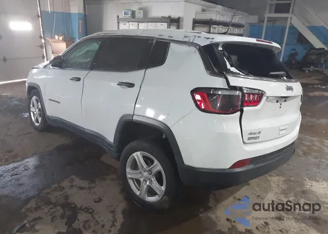 2023 Jeep Compass Sport 4X4 z USA, uszkodzony, nr VIN 3C4NJDAN4PT531395